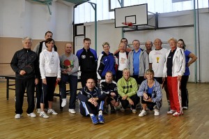 VbM-20111015_1 Volleyballer beim Tischtennisturnier