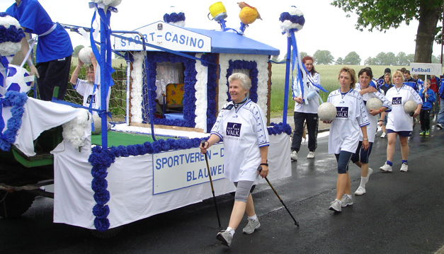 Umzug zum Dorffest (Foto: M. Splittgerber)