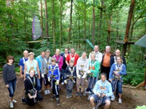 Die Volleyballer im Kletterpark (Foto: Unbekannt)