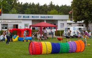 Der Fußballrasen alternativ genutzt (Foto: M. Splittgerber