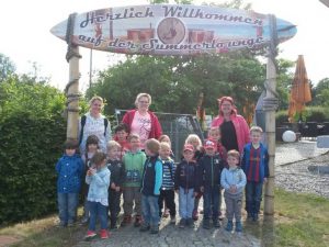 Die Kindergruppe in der Mutterwelt